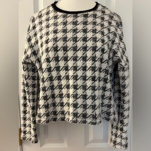 Mellóday Sweater women’s sz L, Pullover, houndstooth, eyelash knit crewneck, EUC